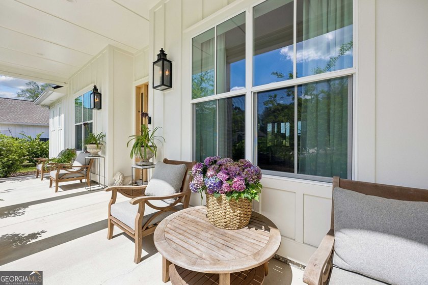 Exceptional craftsmanship and thoughtful design define this - photo 9