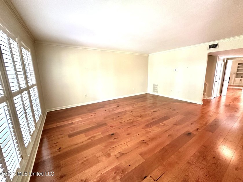 Easy living with the convenience of your own private elevator! - photo 4