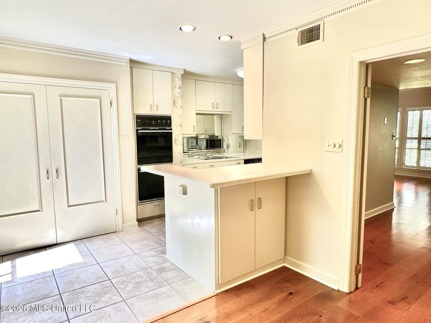 Easy living with the convenience of your own private elevator! - photo 10