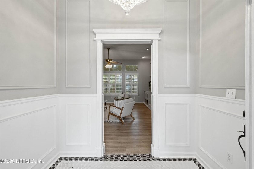Beautifully updated 3-bedroom, 2.5-bath home in the highly - photo 3