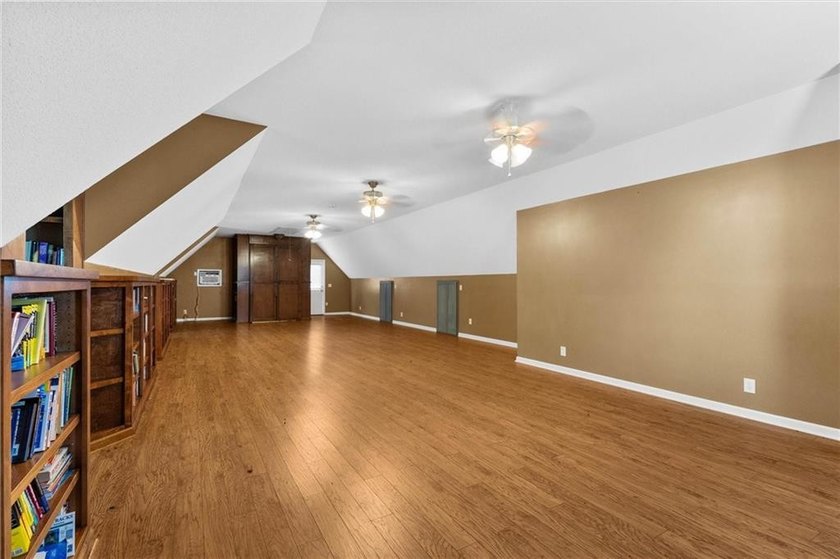 Over 92 Acres of Waterfront Living at its Finest! Escape to your - photo 46