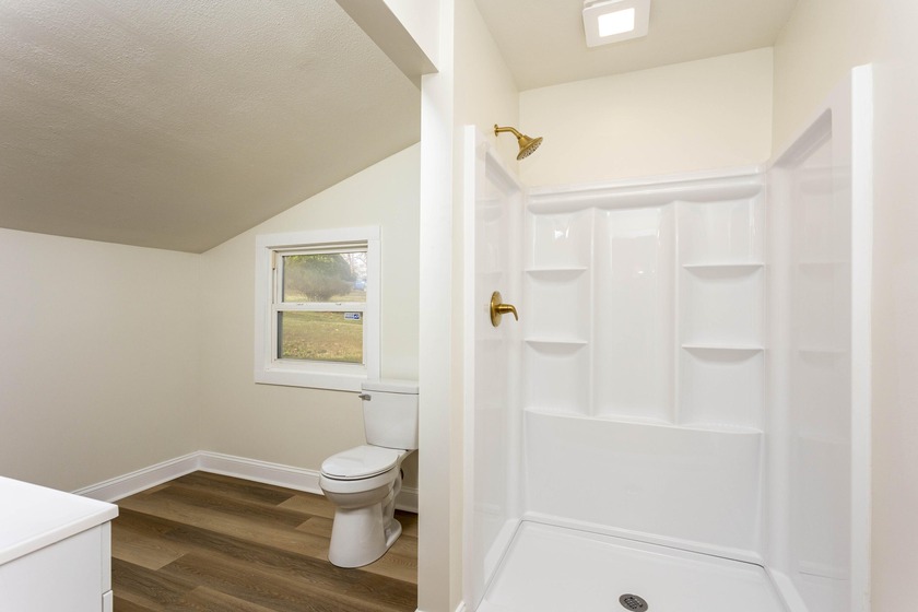 Welcome to this stunning, completely renovated 4-bedroom - photo 20