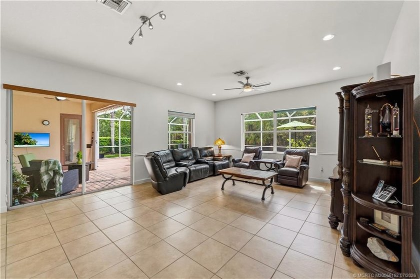 Welcome to Highlands Reserve, one of Palm City's most - photo 7