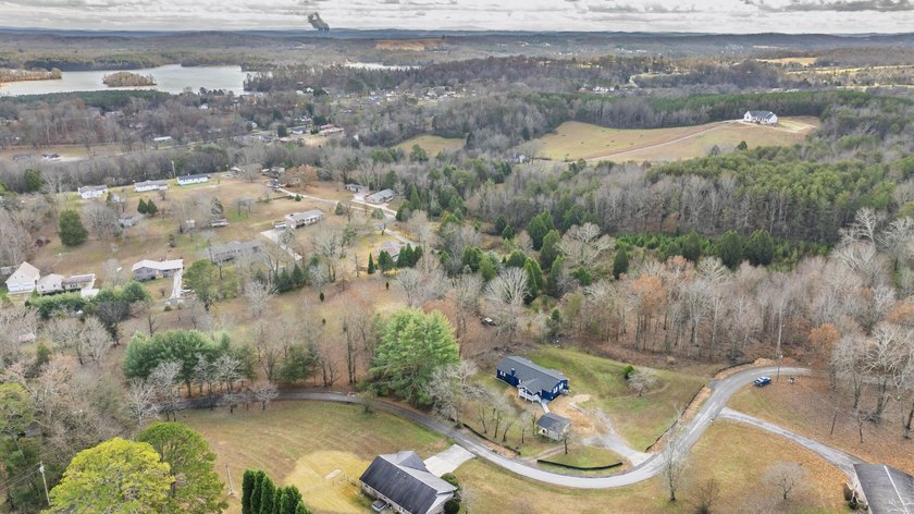 Welcome to this stunning, completely renovated 4-bedroom - photo 30