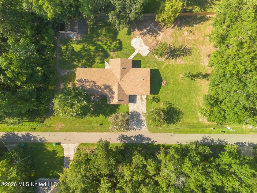 **Charming Updated Ranch on a Spacious Half-Acre Lot** Welcome - photo 5