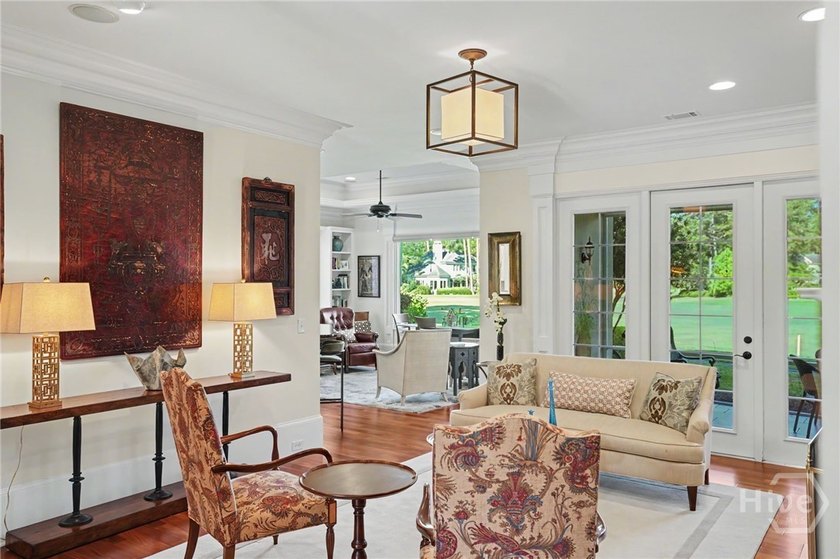 Centrally located in desirable Oakridge, this meticulously - photo 10