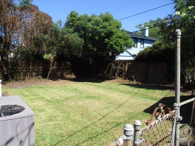Investor special in Baldwin Park! Welcome to 640 Maupas Ave, a - photo 4