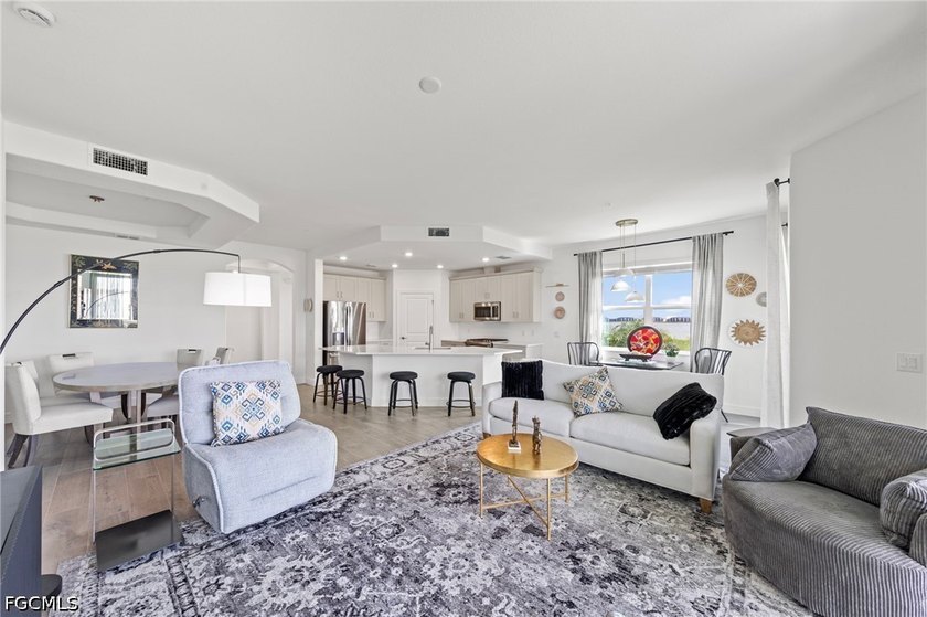 Absolutely stunning coach home on a peninsula lot with expansive - photo 15