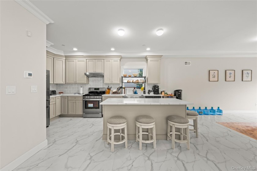 Welcome to this beautifully maintained, newly built home (2023) - photo 15