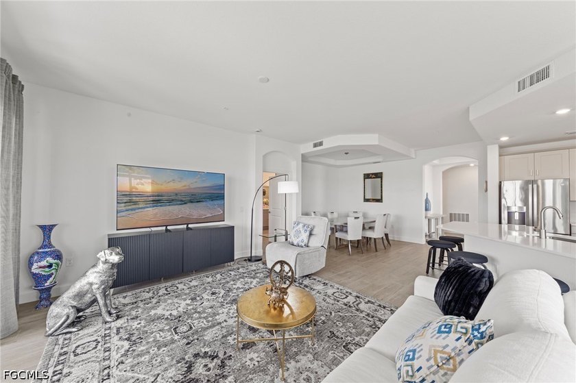Absolutely stunning coach home on a peninsula lot with expansive - photo 16