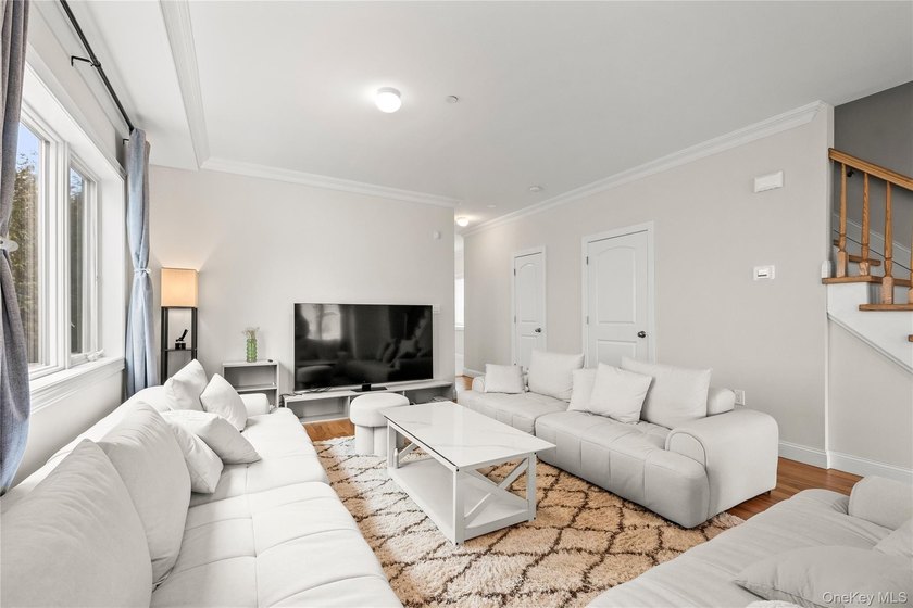 Welcome to this beautifully maintained, newly built home (2023) - photo 20