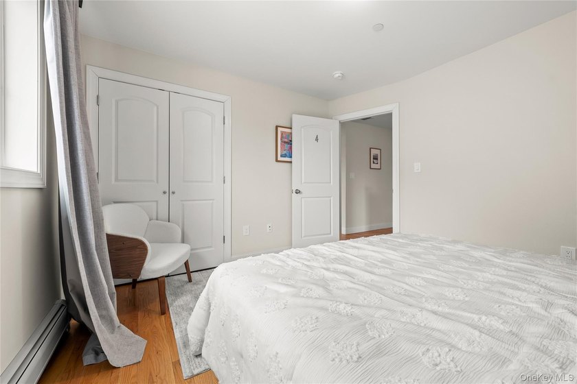 Welcome to this beautifully maintained, newly built home (2023) - photo 35