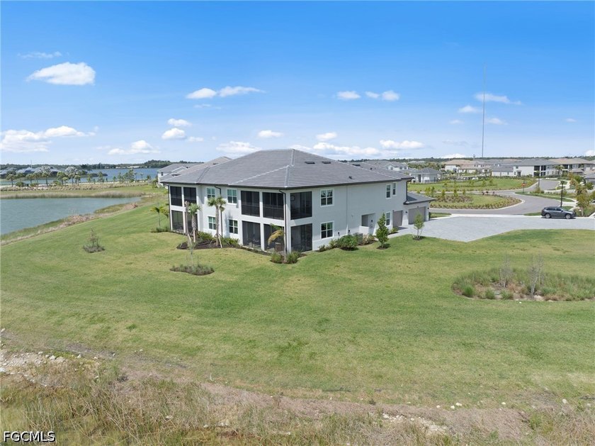 Absolutely stunning coach home on a peninsula lot with expansive - photo 44