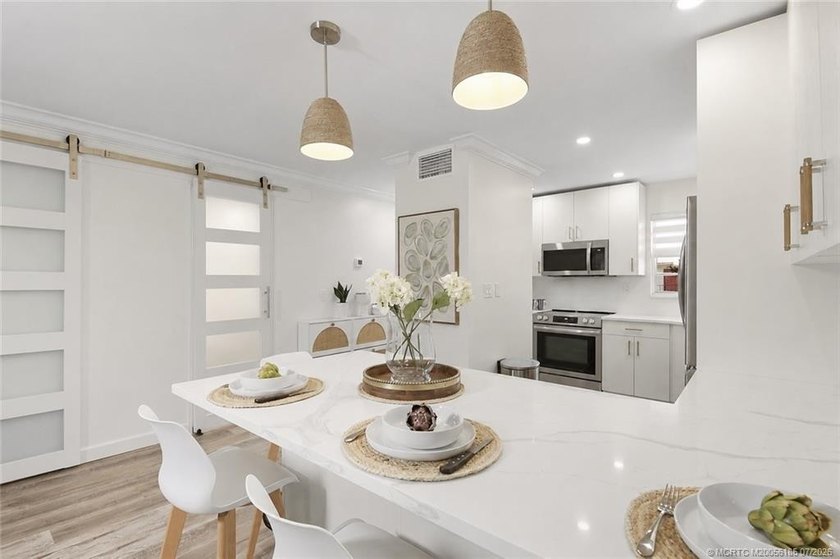 Beautifully renovated one-bedroom residence in Monterey Yacht &amp; - photo 7