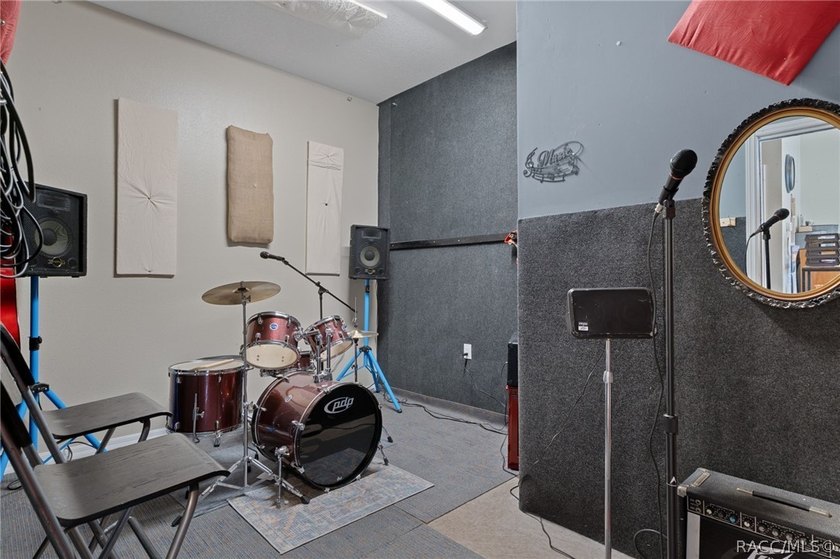 Wonderful Business Opportunity! A 2 room professional Rehearsal - photo 7
