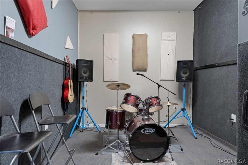 Wonderful Business Opportunity! A 2 room professional Rehearsal - photo 8