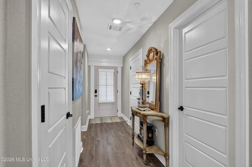 Beautifully maintained home in one of Diamondhead's newest - photo 3