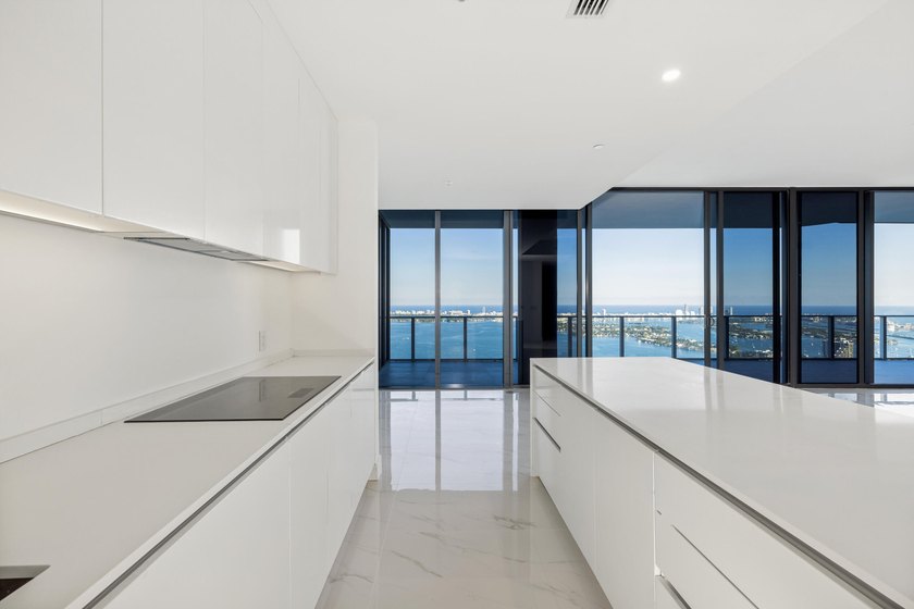 Bring all offers, Motivated Seller! Welcome to the Mansion in - photo 9