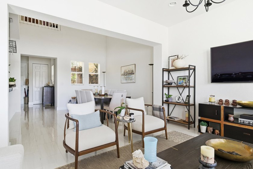 Beautifully renovated two-story residence in the gated CitySide - photo 4