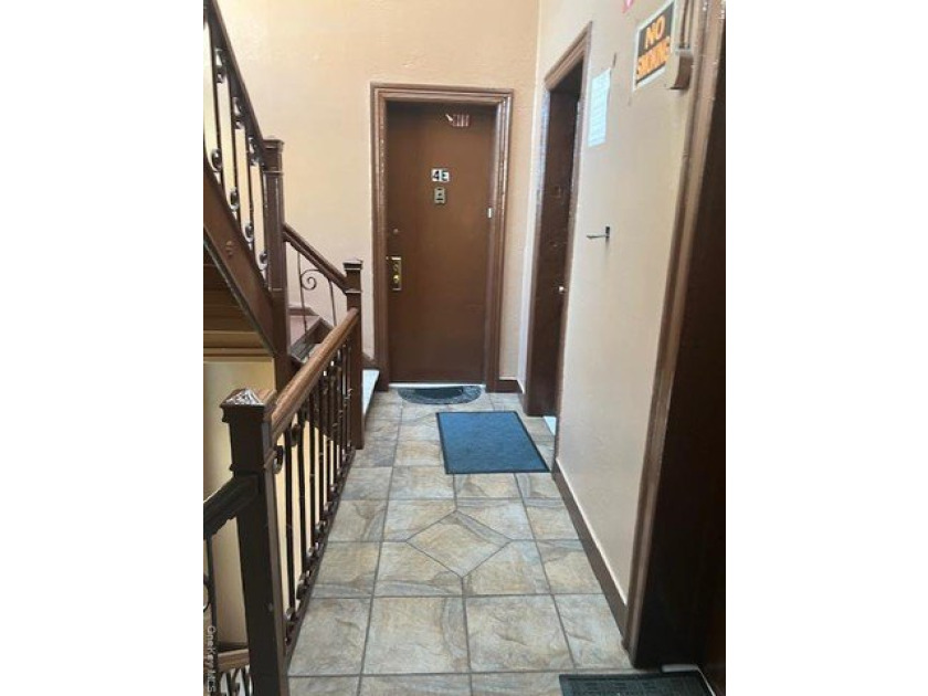 Prime mixed-use investment property located in a high-demand - photo 4