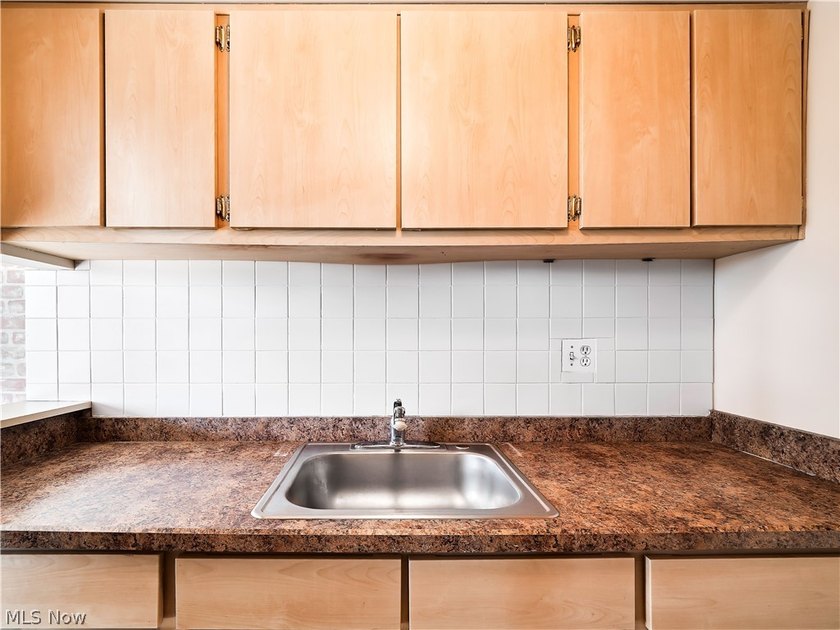 Welcome home to Kirtland House! Located in the heart of vibrant - photo 20