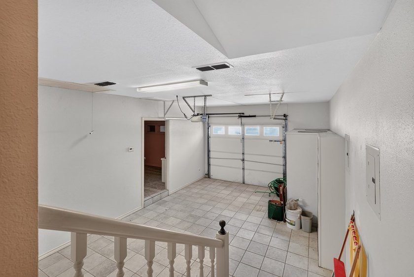 Perfectly positioned on the shores of Aransas Bay, this - photo 31