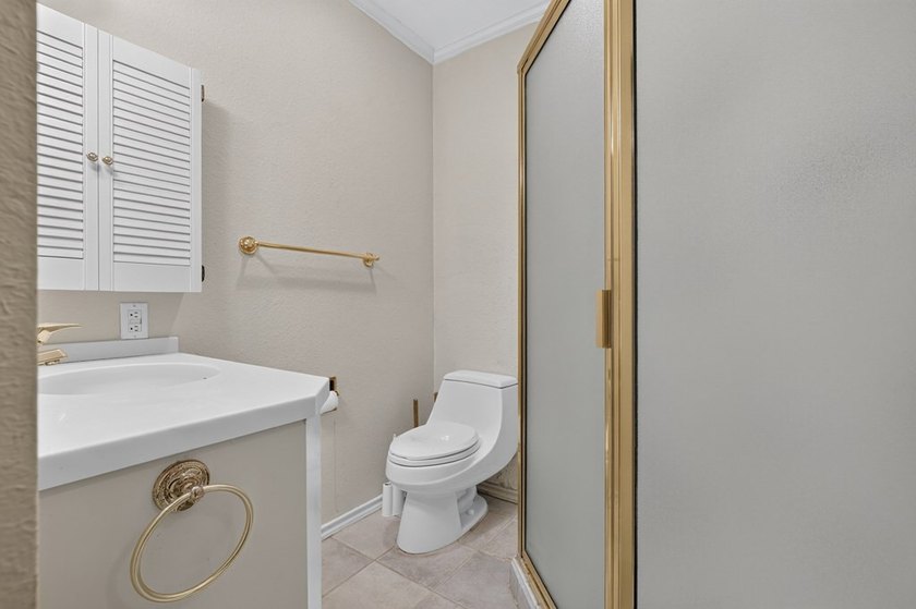 Perfectly positioned on the shores of Aransas Bay, this - photo 34