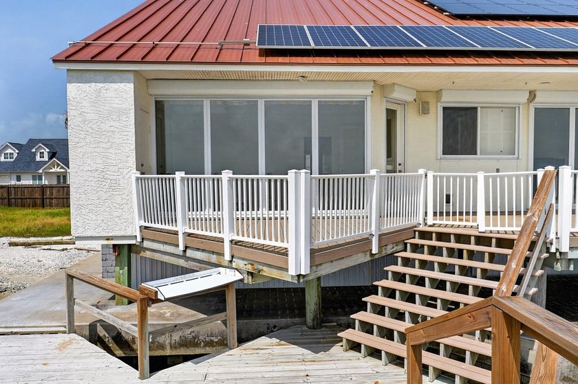 Perfectly positioned on the shores of Aransas Bay, this - photo 42