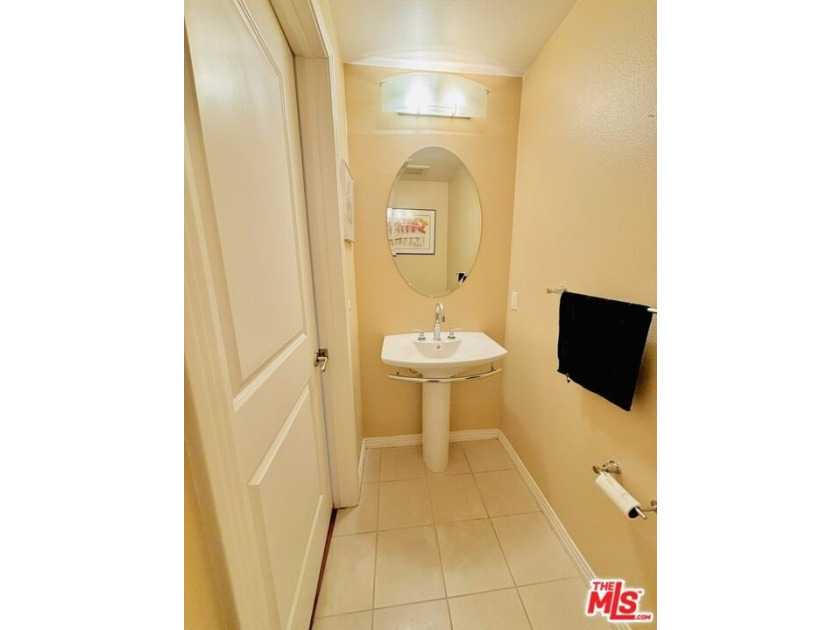 Welcome to Indigo, ideally located in the heart of the Marina - photo 5