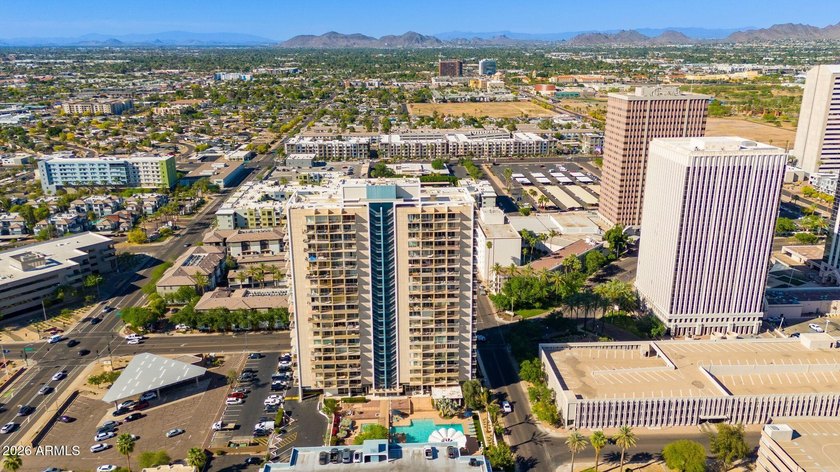 Elevated 16th-floor condo in Executive Towers offering stunning - photo 20