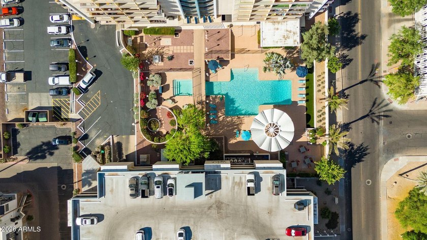 Elevated 16th-floor condo in Executive Towers offering stunning - photo 22