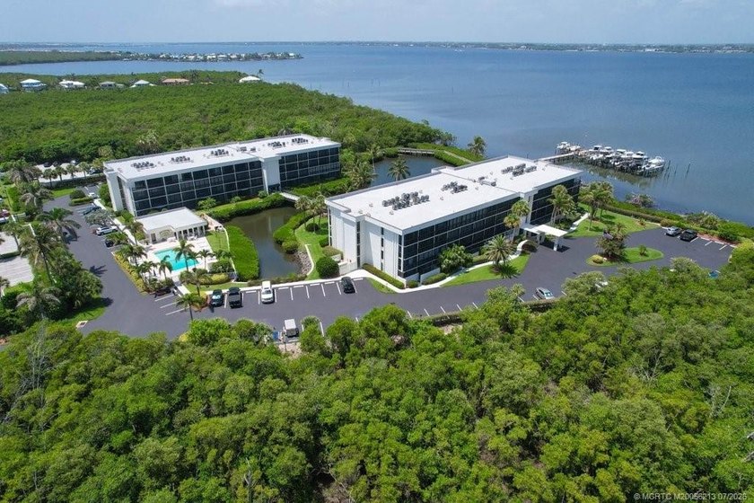 Welcome to your dream waterfront retreat! This beautifully - photo 3