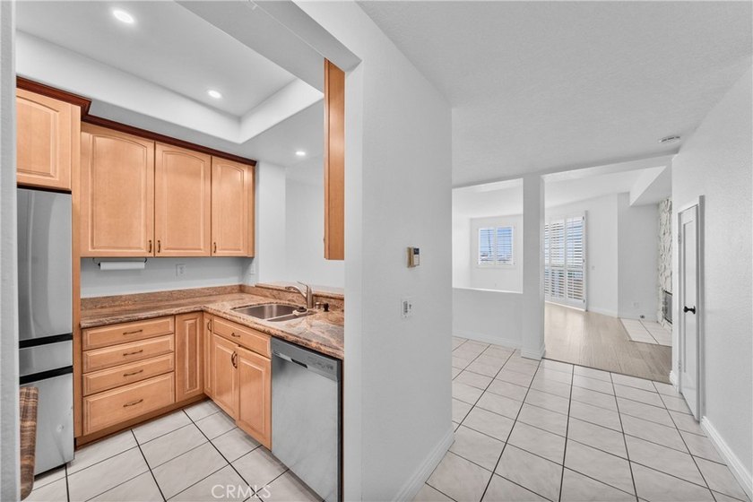 Welcome to coastal living at its finest. Perfectly positioned - photo 11