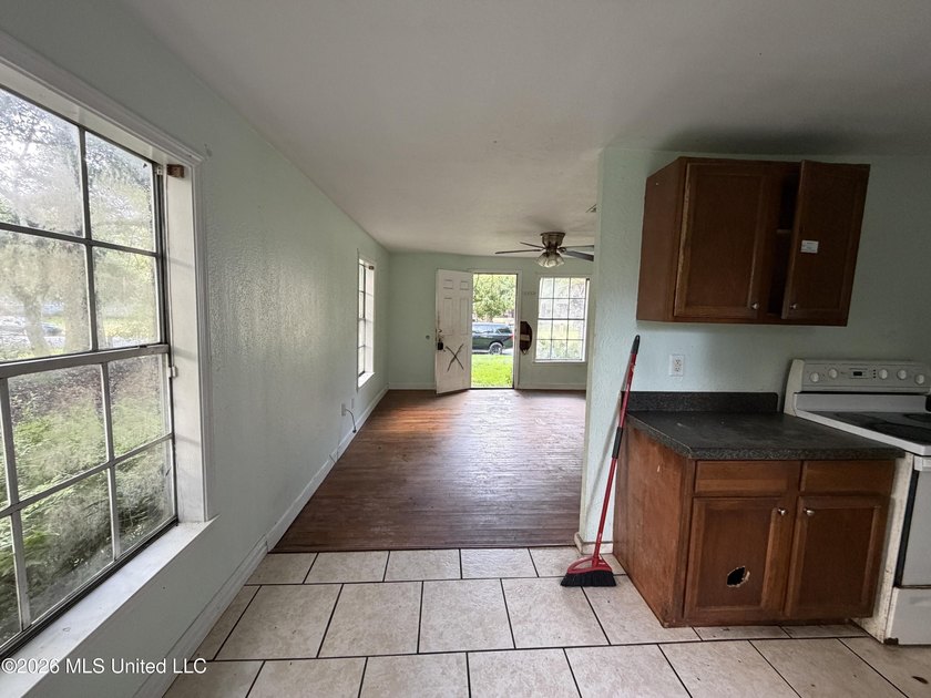 Investor Special - Fixer-Upper with Strong Potential in - photo 12