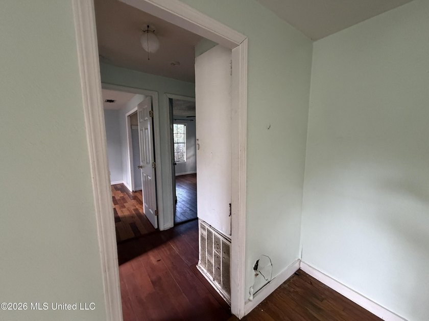 Investor Special - Fixer-Upper with Strong Potential in - photo 13