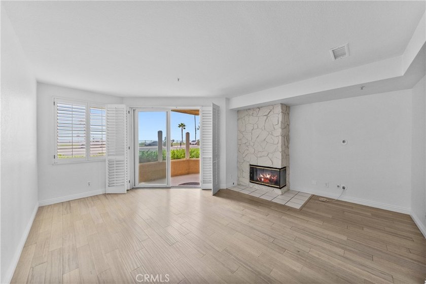 Welcome to coastal living at its finest. Perfectly positioned - photo 17