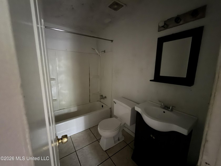 Investor Special - Fixer-Upper with Strong Potential in - photo 20
