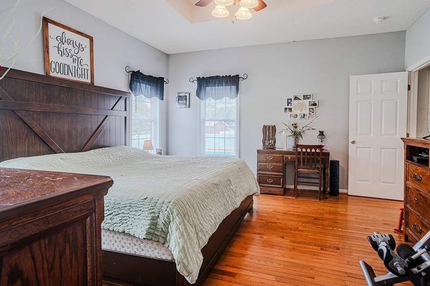 Welcome to this beautiful 3 bedroom 2 bath brick home located in - photo 24