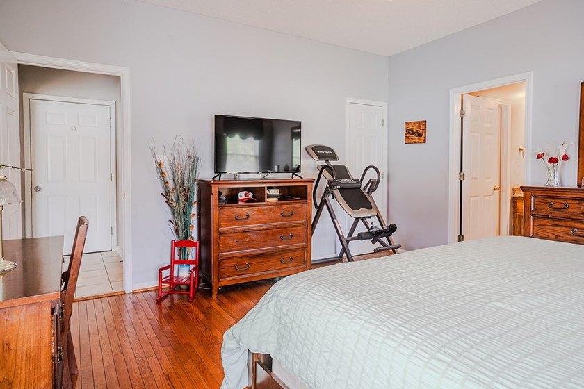 Welcome to this beautiful 3 bedroom 2 bath brick home located in - photo 25
