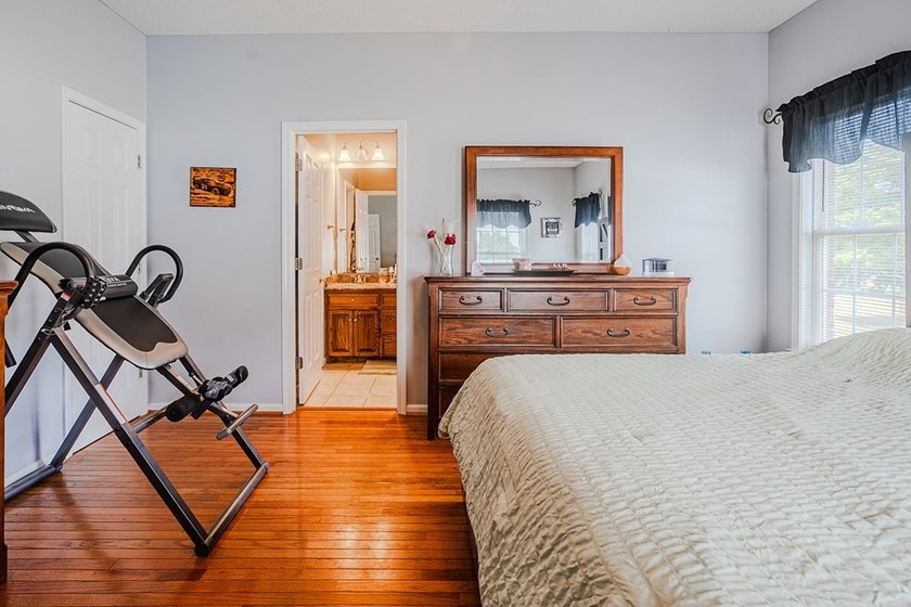 Welcome to this beautiful 3 bedroom 2 bath brick home located in - photo 26