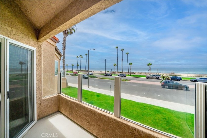 Welcome to coastal living at its finest. Perfectly positioned - photo 27