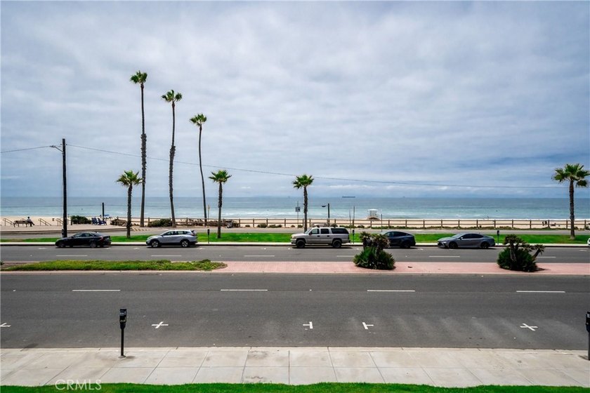 Welcome to coastal living at its finest. Perfectly positioned - photo 28