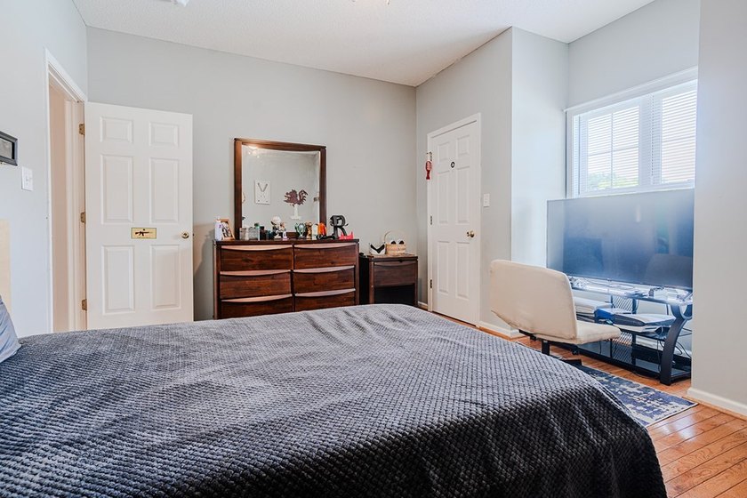 Welcome to this beautiful 3 bedroom 2 bath brick home located in - photo 31
