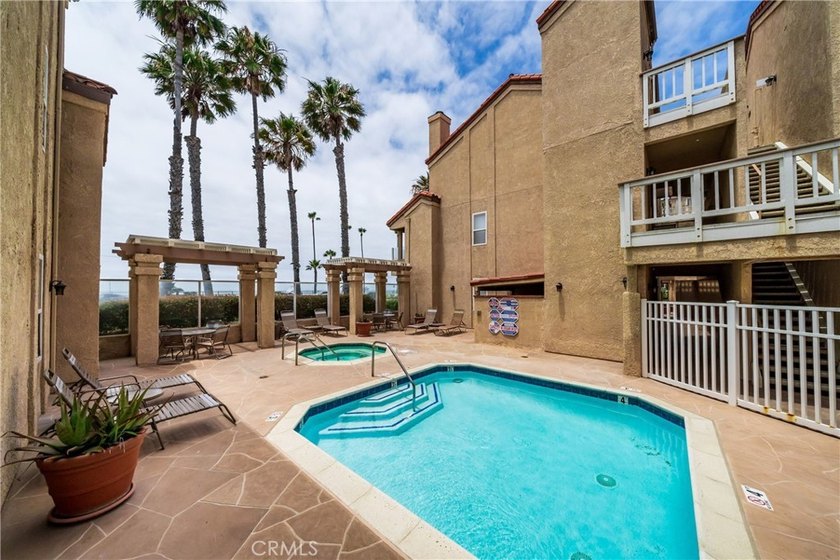 Welcome to coastal living at its finest. Perfectly positioned - photo 32