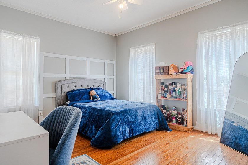 Welcome to this beautiful 3 bedroom 2 bath brick home located in - photo 34