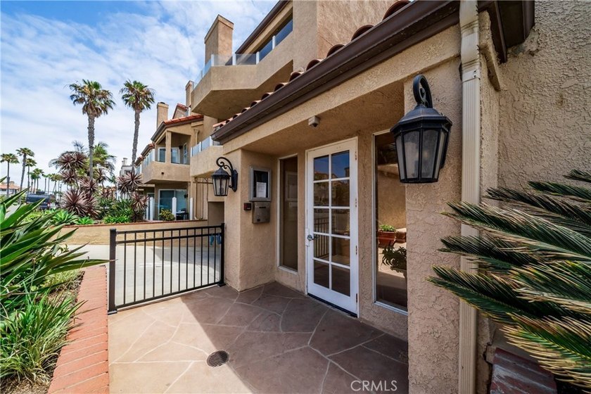Welcome to coastal living at its finest. Perfectly positioned - photo 34