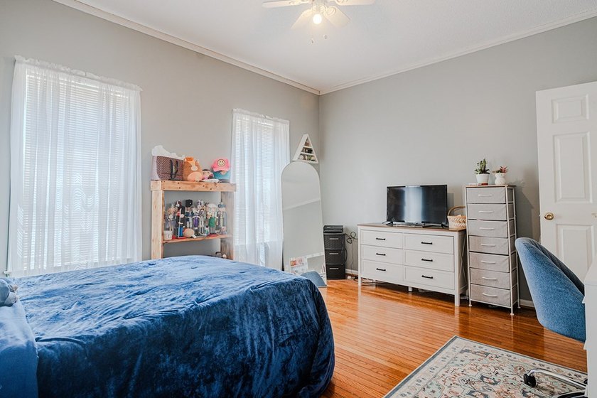 Welcome to this beautiful 3 bedroom 2 bath brick home located in - photo 36