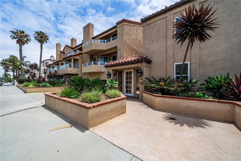 Welcome to coastal living at its finest. Perfectly positioned - photo 36