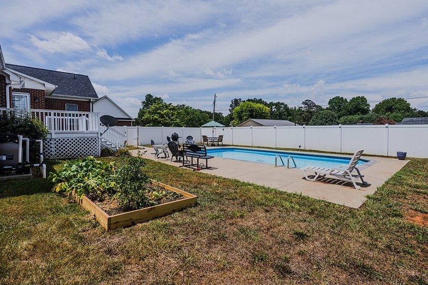 Welcome to this beautiful 3 bedroom 2 bath brick home located in - photo 41