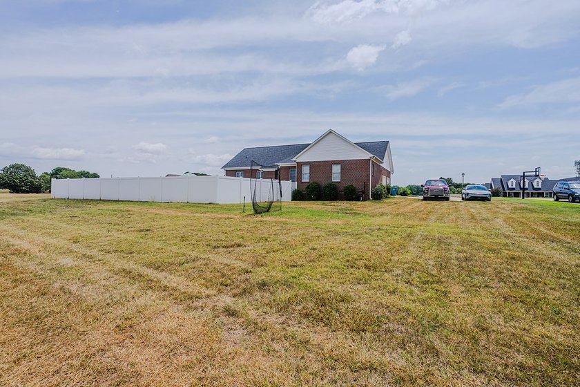 Welcome to this beautiful 3 bedroom 2 bath brick home located in - photo 44